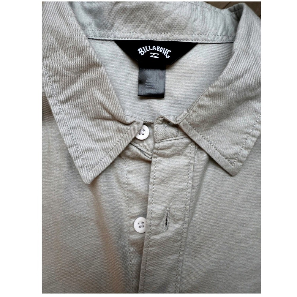 NWOT‎ Billabong Mens Short Sleeve Button Down Shirt Gray Textured Pocket Sz M - Picture 3 of 6